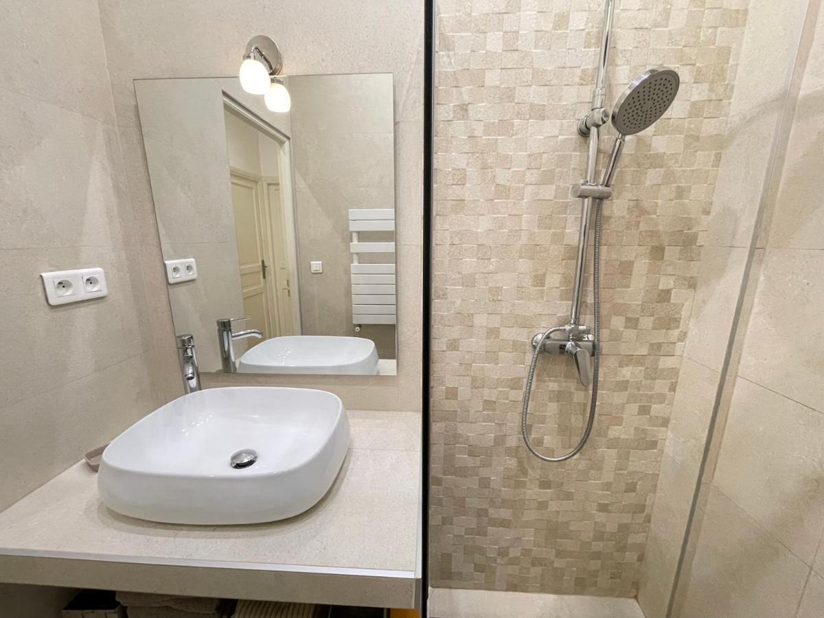 Nice Renting - Penchienatti - Spacious Apartment - 2 Bedrooms - King Bed - View Heart Of Nizza Kültér fotó